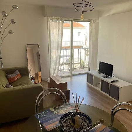 Seaside Retreat شقة نيس